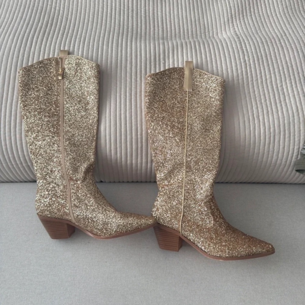 Source Unknown Glittering Gold Heeled Boots